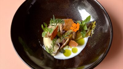 Prosecco DOC mit Römersalat, Kefir und Escabeche.