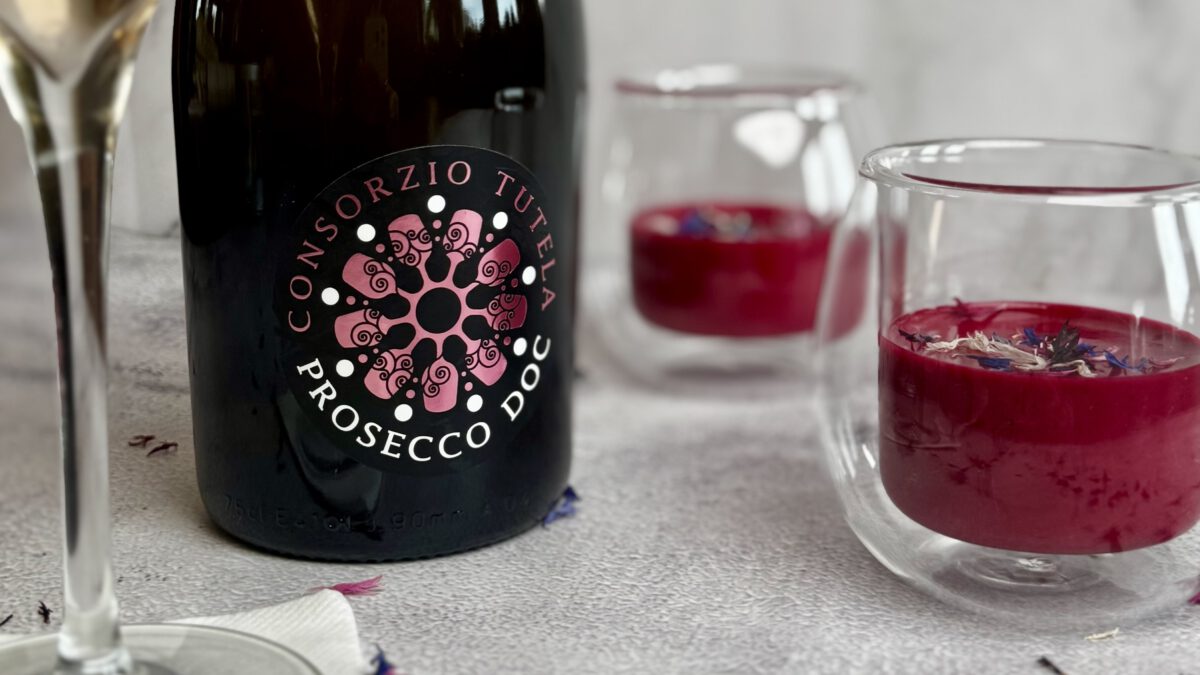 Rote Bete Weinschaumcreme mit prickelndem Prosecco DOC.