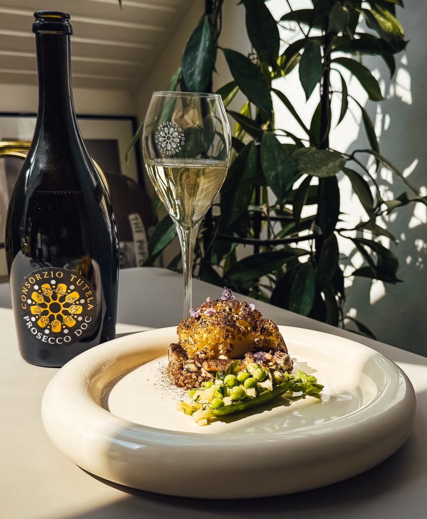 Gerösteter Blumenkohl mit Buchweizen-Kasha & fermentierter Pilzrahm und Prosecco DOC.
