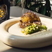 Gerösteter Blumenkohl mit Buchweizen-Kasha & fermentierter Pilzrahm und Prosecco DOC.
