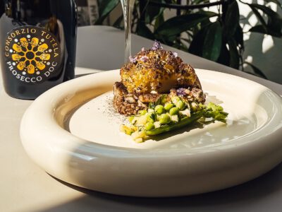 Gerösteter Blumenkohl mit Buchweizen-Kasha & fermentierter Pilzrahm und Prosecco DOC.