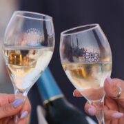 Anstoßen mit Prosecco DOC auf dem Gourmet Festival in Düsseldorf.